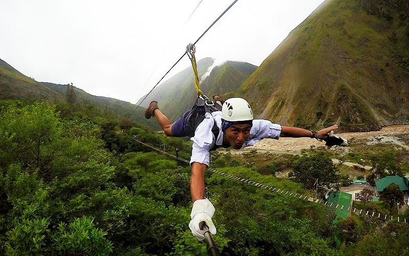 zip line tirolesa in the Inka Jungle Trek